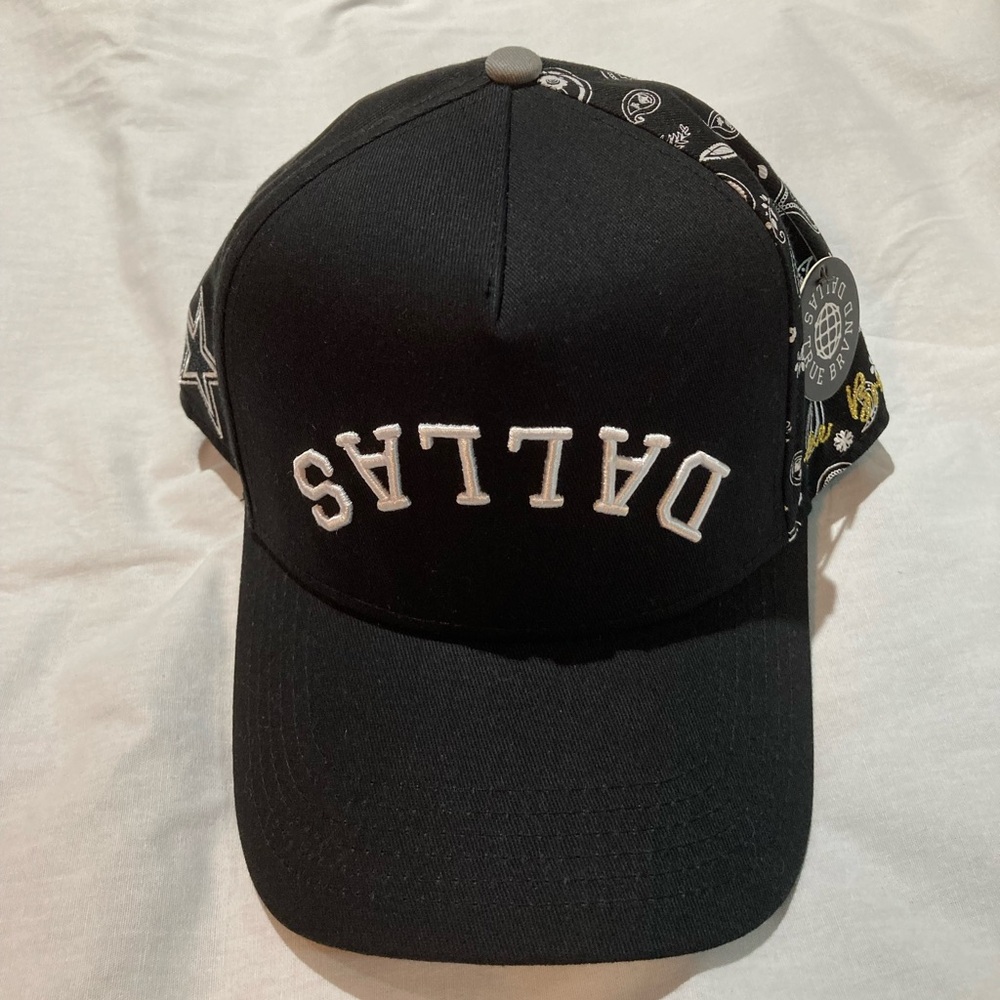 Men’s True Brvnd Dallas Cowboys snapback hat! Brand new with tags!